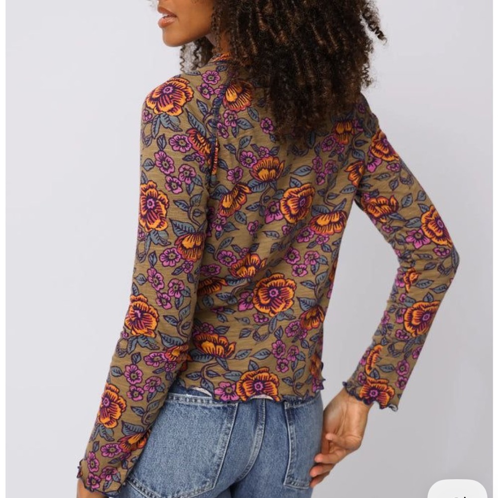 NATURAL LIFE Lily Cotton Long Sleeve T-Shirt in Woodcut Floral Bronze - Picture 2 of 8